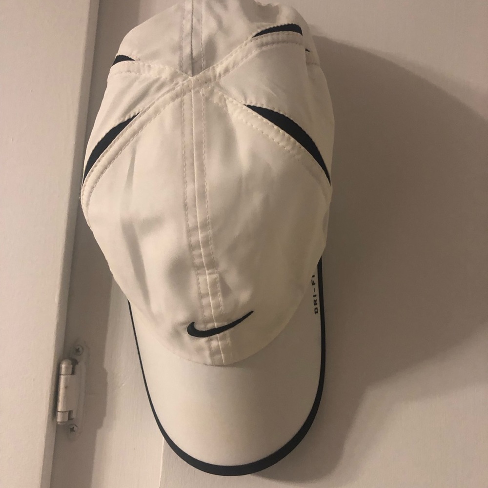 Women’s Nike hat